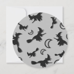 Cartão De Festividades Bruxa voadora entre meia lua na noite de Halloween