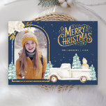Cartão De Festividades Caminhão Branco Snowman Dourado Marinho de Foto de<br><div class="desc">Incêndio aos seus hóspedes com este elegante tema da floresta no inverno Cartão de Natal com um belo caminhão branco e um adorável boneco de neve com flores brancas. Basta adicionar seu texto neste modelo fácil de usar e adorar este cartão com sua foto favorita para torná-lo um cartão de...</div>