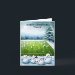 Cartão De Festividades Campo de treinador de futebol de Snowman<br><div class="desc">Um design de inverno fofo para o treinador de futebol,  um campo de futebol de boneco de neve e muitos fãs de boneco de neve em volta do treinador jogador de futebol boneco. Personalizar conforme desejado. Um design de férias engraçado para amantes e treinadores de futebol.</div>