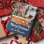 Cartão De Festividades Casa de Caminhão RV Classe C Gingerbread<br><div class="desc">Mostre suas fotos favoritas das férias de camping com este divertido cartão de Natal. Há espaços para adicionar uma foto na frente e mais duas no verso, tornando-o perfeito para compartilhar fotos de sua família ou paisagens bonitas que você viu durante suas viagens. A saudação na frente pode ser personalizada...</div>