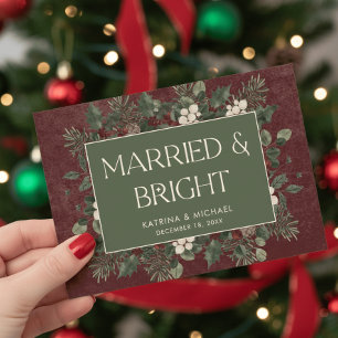 Cartão De Festividades Casados e Brilhantes Bagas de Inverno e Pinheiro B