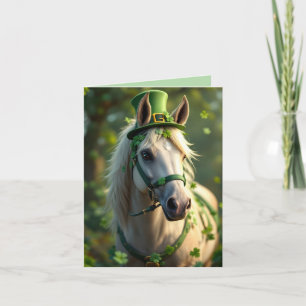 Cartão De Festividades Cavalo bonito com chapéu verde, ponte e camarões