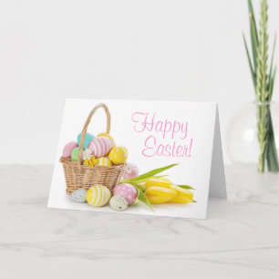 Cartão De Festividades Cesto com Ovos de Páscoa em Fundo Branco