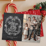 Cartão De Festividades Chalkboard Mistletoes Script Feliz Foto De Natal<br><div class="desc">"Desejando-Te Um Feliz Natal" Tipografia De Saudação Branca Dentro De Um Quadro De Vintagem Tradicional, Quadro De Natal Russo Com Cartão De Feriado De Foto Mistos. Concebido por gordura*fa*estanho. Fácil de personalizar com seu próprio texto, foto ou imagem. Para pedidos personalizados, entre em contato direto com o . Aplicam-se taxas...</div>