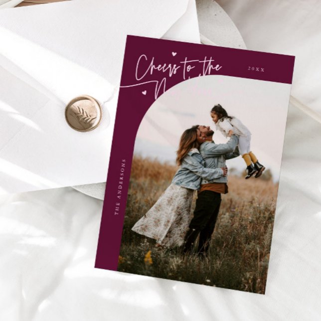 Cartão De Festividades Cheers New Year Cranberry Curved Frame Photo (Criador carregado)