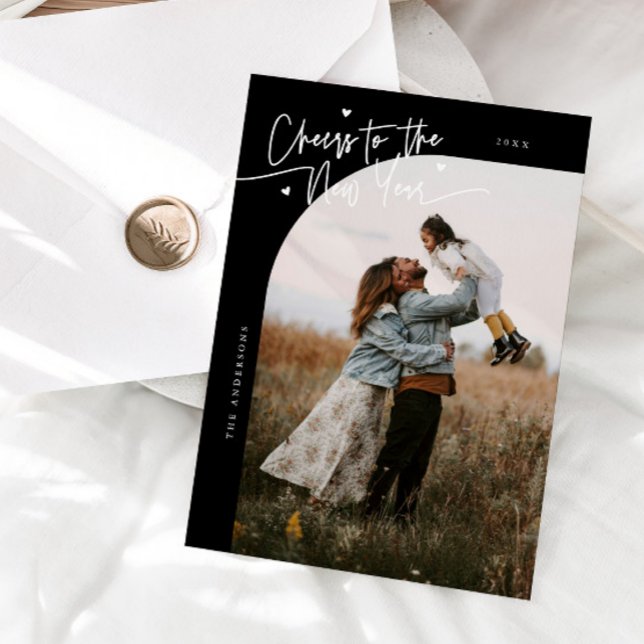 Cartão De Festividades Cheers To The New Year Black Curved Frame Photo (Criador carregado)