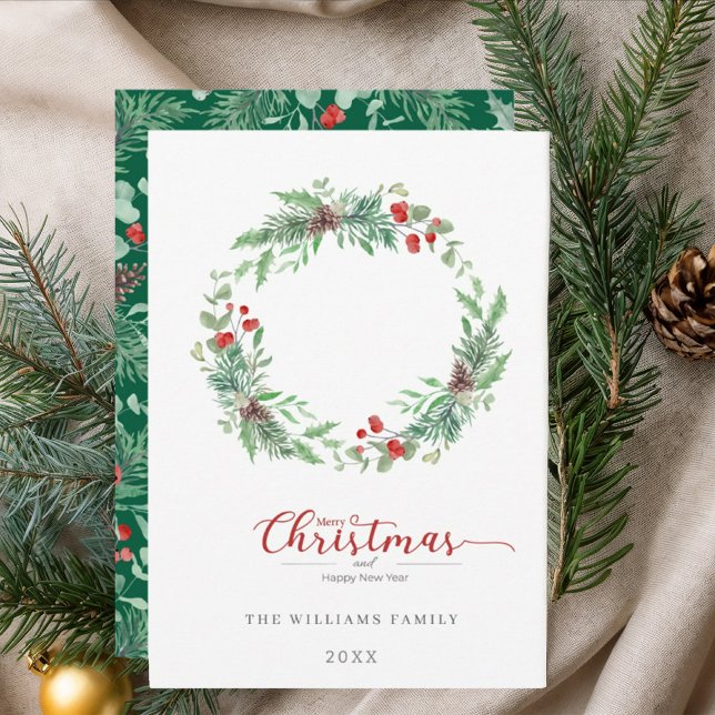 Cartão De Festividades Christmas Pine and Holly  wreath Flat Holiday Card (Criador carregado)