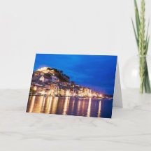 Cidade croata de Sibenik à noite