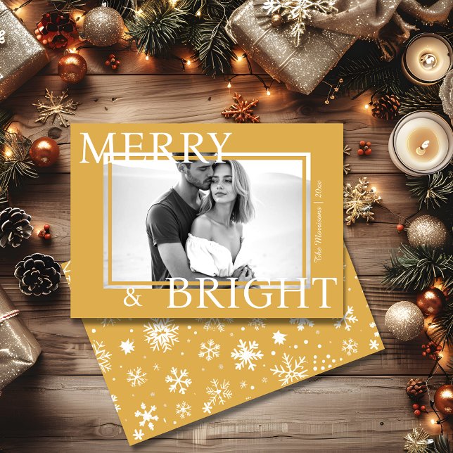 Cartão De Festividades Classic Gold Merry & Bright Bold Snowflake Photo (Classic Gold Merry & Bright Bold Snowflake Photo Holiday Card)