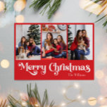 Cartão De Festividades Clássico Vermelho Simples Feliz Natal Três Foto<br><div class="desc">Celebre a temporada com este simples e único e clássico cartão de Natal Merry, três fotos, com um toque de charme vintage. A design minimalista apresenta uma elegante paleta de cor vermelha e branca, evocando o espírito aconchegante do inverno. O seu apelo moderno e divertido, aliado à formulação tradicional, cria...</div>