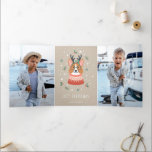 Cartão De Festividades Com Dobra Tripla Cozy Christmas Corgi<br><div class="desc">Um corgi confortável e festivo vestido em artes de férias com galhadas e óculos está rodeado por flocos de neve e galhos de snowflakes. Esta design divertida e encantadora é perfeita para amantes de cachorros que celebram o feriado.</div>