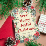 Cartão De Festividades Cor aquática russa, vermelho botânico, não fotográ<br><div class="desc">Botânica de inverno moderna e não fotográfica muito Feliz A alegria tenda natalícia ousada cartão de Natal com burgundy vermelha e bordas verdes de pínus cones, bagas, ramos e folhagem num fundo amarelo pálido. Fácil de personalizar com o seu texto e assinatura! Você pode usar o lado inverso para adicionar...</div>