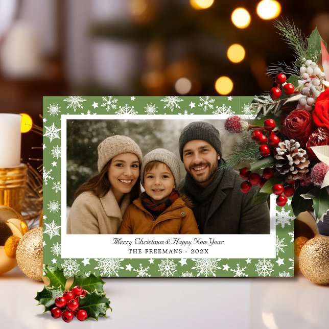 Cartão De Festividades Cozy Green Snowflakes Holiday Photo (Cozy Green Holiday Photo Card)
