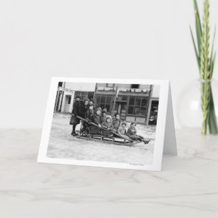 Cartão De Festividades Crianças Brincando em Sleigh em Seward
