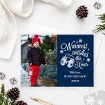 Cartão De Festividades Desejos mais quentes Foto de Natal do Marinho Vint<br><div class="desc">A saudação de Cartões de foto de Natal ao estilo Vintage apresenta um design de texto de roteiro branco "Desejos mais quentes" com um par de luvas de inverno aconchegantes e padrão de inverno de estrelas e flocos de neve. Personalize com sua foto e texto personalizado. Esquema de cor azul-meia-noite/marinho,...</div>