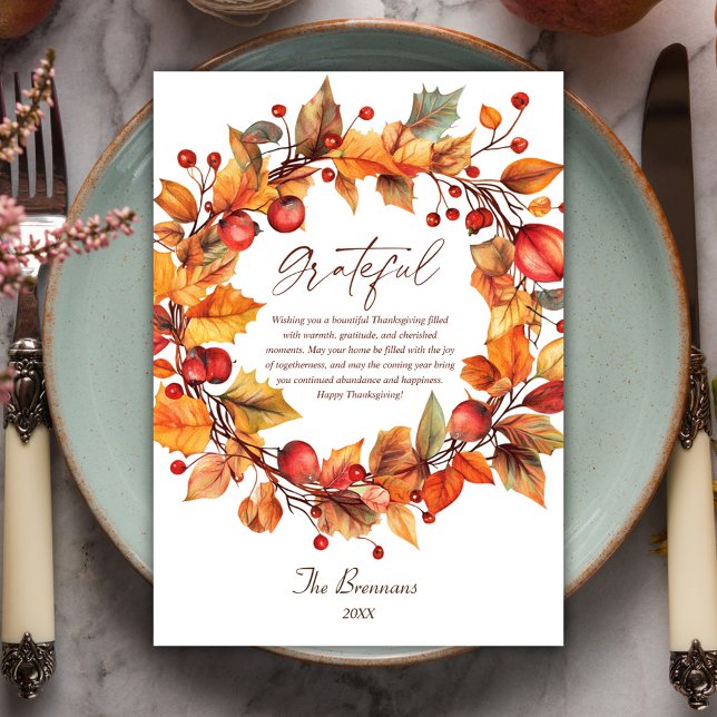 Cartão De Festividades Dia de Ação de Graças do Outono Russo Elegante (Elegant Rustic Autumn Wreath Thanksgiving Holiday Card)