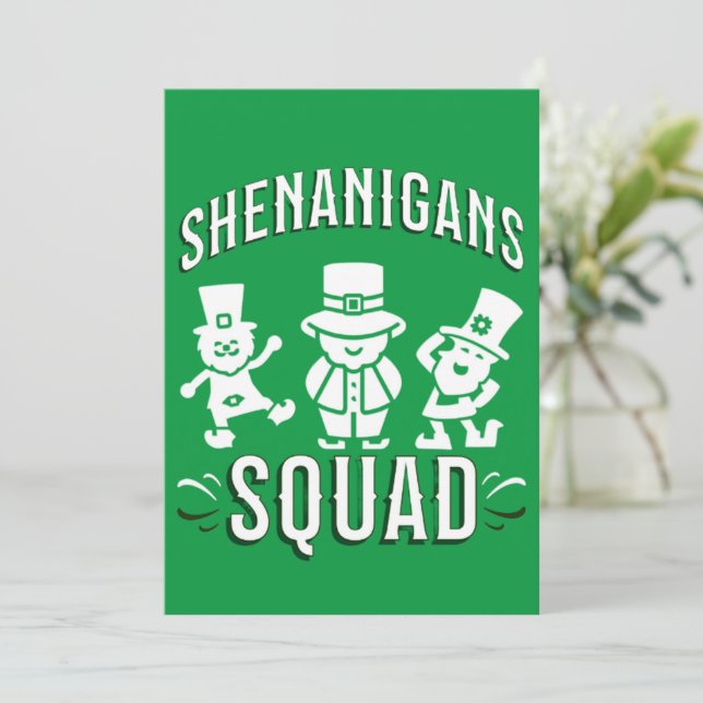 CARTÃO DE FESTIVIDADES DIA DE SÃO PATRÍCIO - SHENANIGANS SQUAD (Em pé/Frente)