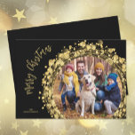 Cartão De Festividades Douradas estrelas na foto de Natal de Preto Feliz<br><div class="desc">Círculos Dourados, estrelas e coroa de pontos em um fundo preto ao redor de sua foto favorita com seus nomes e Feliz Natal em carta chic, uma bela maneira de enviar alegria de férias. *USE UMA FOTO HORIZONTAL para obter melhores resultados ou recorte sua foto em um quadrado antes de...</div>