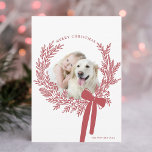 Cartão De Festividades Dusty Red Christmas Wreath Foto Mínima<br><div class="desc">Cartão com fotos mínimo de férias com uma simples coroa de Natal. Para uma personalização mais avançada deste design,  clique no BOTÃO FERRAMENTA DESIGN AZUL acima!</div>