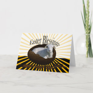 Cartão De Festividades Easter Card with baby lamb inside an egg