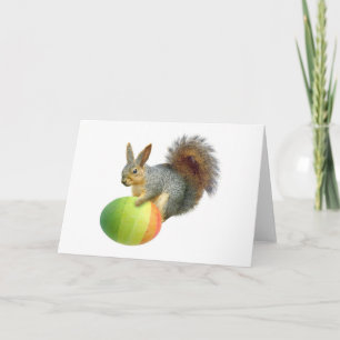 Cartão De Festividades Easter Squirrel with Rainbow Egg Card