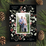 Cartão De Festividades Elegant Winter Watercolor Greenery Black Photo<br><div class="desc">This elegant and festive holiday photo card features a beautiful watercolor wreath of holly, eucalyptus, and berries over a chic black background. The editable greeting on the front says "Happiest Holidays". The back of the card is a coordinating foliage pattern, which can be removed if desired. You can also add...</div>