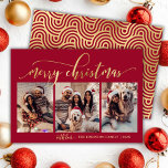 Cartão De Festividades Elegante Red e Dourado Script 3 FotoNatal<br><div class="desc">Moderno Elegante Vermelho e Dourado 3 Foto Colagem Feliz Cartão de Férias de Natal.Este cartão festivo apresenta uma colagem em grade de três fotos com na moda com uma saudação brilhante de ‘Feliz Natal’ em elegante caligrafia com a mão. O texto é exibido em um falso roteiro de pincel de...</div>