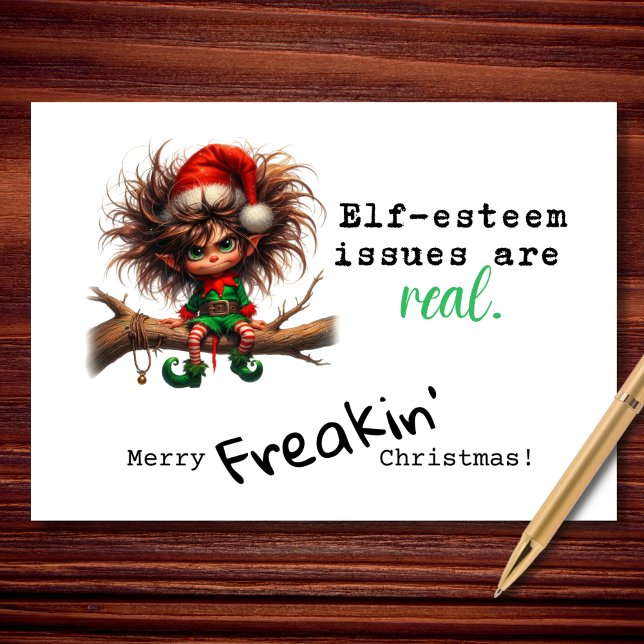 Cartão De Festividades Elf Esteem Emite Feliz Natal Sarcástico (This elf is running on caffeine, spite, and 3 brain cells. Merry Christmas. 😂🎁)