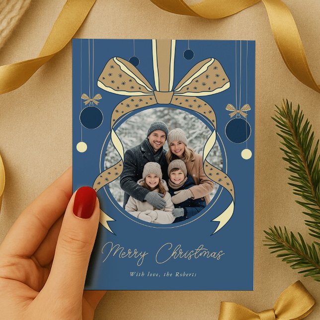 Cartão De Festividades Enfeite de Natal em forma de bola com arco único U (elegant whimsical bows Christmas ornament photo holiday cards in blue and cream)