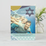 Cartão De Festividades Estrela Azul de David Photo Hanukkah<br><div class="desc">Concebido por gordura*fa*estanho. Fácil de personalizar com seu próprio texto,  foto ou imagem. Para pedidos personalizados,  entre em contato direto com o . Aplicam-se taxas personalizadas. www.zazzle.com/fat_fa_tin www.zazzle.com/color_therapy www.zazzle.com/fatfatin_blue_knot www.zazzle.com/fatfatin_red_knot www.zazzle.com/fatfatin_mini_me www.zazzle.com/fatfatin_design www.zazzle.com/fatfatin_ink</div>