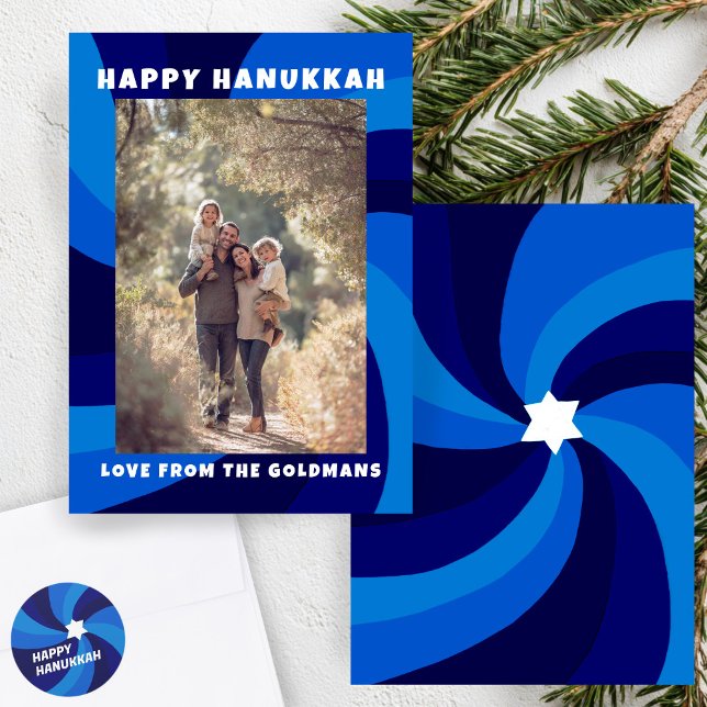 Cartão De Festividades Estrela Nadada Moderna de David HAPPY HANUKKAH PER (Modern Swirl Star of David HAPPY HANUKKAH CUSTOM Photo Holiday Card
)