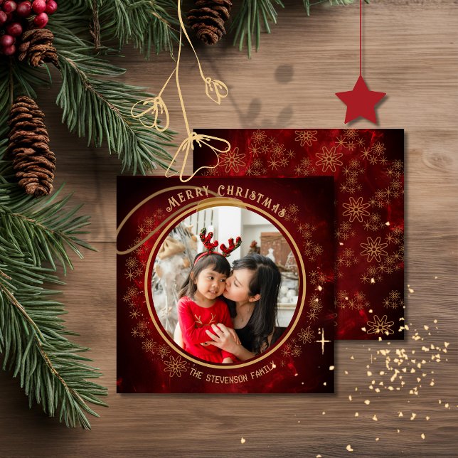 Cartão De Festividades Estrelas Douradas Vermelhas de Foto de Natal Elega (Elegant Christmas Photo Red Gold Stars Holiday Card)