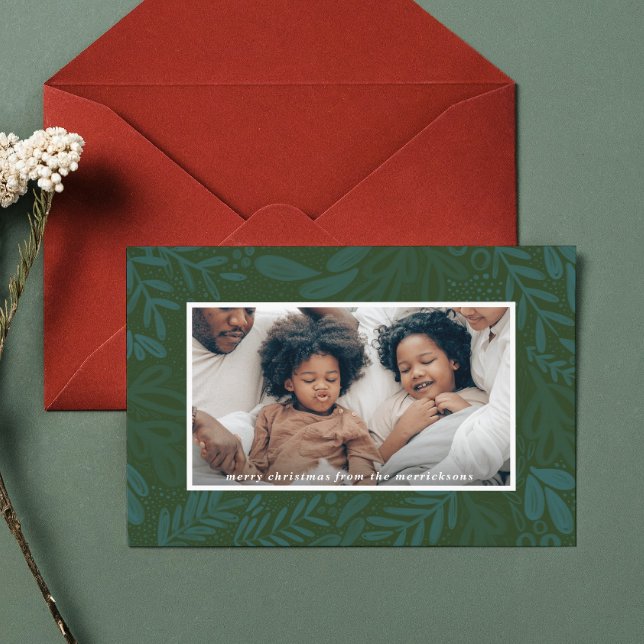 Cartão De Festividades Evergreen Bramble | Foto Botânica Festiva (Evergreen Bramble | Festive Botanical Photo Holiday Card)