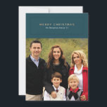 Cartão De Festividades Evergreen Keepsaname<br><div class="desc">Este cartão de feriado tradicional apresenta uma saudação simples e falsa de folhas e espaço para o nome da família e o ano.</div>
