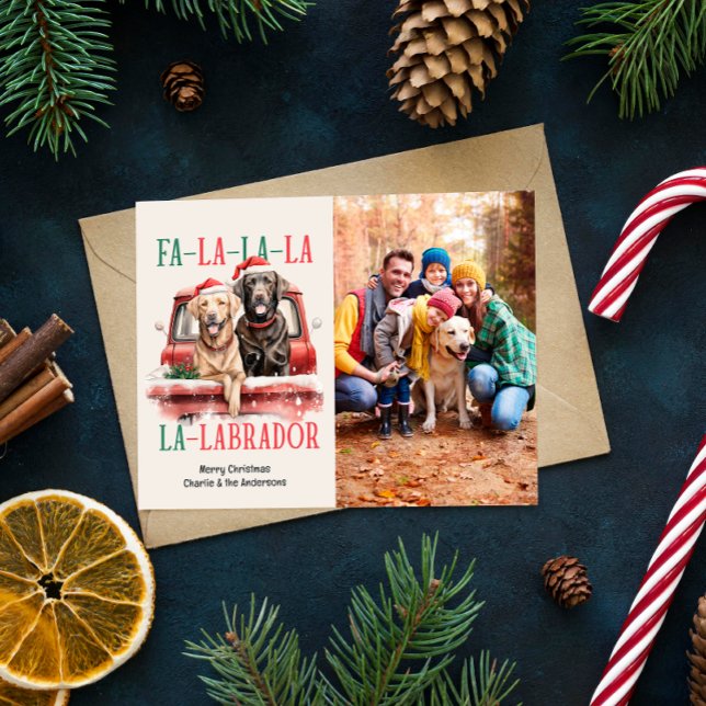 CARTÃO DE FESTIVIDADES FA LA LABRADOR DOG RED TRUCK FURRY NATMAS (RETRIVERS LOVER FA LA LA LABRADOR CHRISTMAS SINGLE PHOTO FAMILY CARD WITH DOG THEME RED TRUCK)
