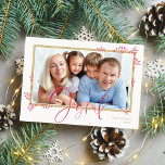 Cartão De Festividades FAMÍLIA JOYFUL FOTO elegante ouro botânico vermelh<br><div class="desc">por kat massard >> www.simplysweetPAPERIE.com <<< Uma elegante e simples design de fotografia botânica. Área máxima para mostrar sua linda família também! DICA 1. Para redimensionar/reposicionar a foto, pressione o botão "personalizar". 2. Você também pode alterar as fontes, mover e adicionar mais texto! PRECISA DE AJUDA PARA FAZER SUA FOTO...</div>