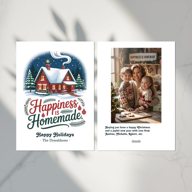 Cartão De Festividades Felicidade é Férias de Natal de Cabine Louca casei (Happiness Is Homemade Cozy Cabin Christmas Holiday Card)