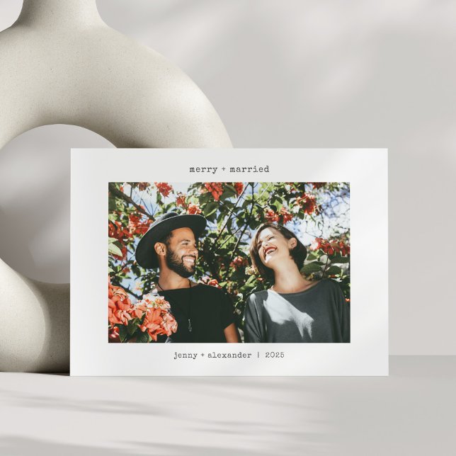 Cartão De Festividades Feliz casada com duas máquinas de escrever minimal (Criador carregado)