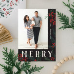 Cartão De Festividades Feliz de Fotografias de Tipografia Botânica<br><div class="desc">Completamente personalizável de todas as formas possíveis, esta nova coleção de cartões de férias apresenta os nossos frutos de inverno pintados manualmente e trabalho de arte de folhagem. Boas saudações modernas entrelaçadas entre a trabalho de arte faz uma declaração tipográfica caprichosa que se destaca. Esta coleção inclui várias opções de...</div>