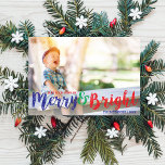 Cartão De Festividades Feliz de Natal moderna e foto de feriado brilhante<br><div class="desc">Mande o festival de animação com este cartão festivo com sua foto e texto que diz: "Que seus dias sejam Feliz e Brilhante". A parte traseira apresenta um padrão vermelho de bolinhas - alterando facilmente essa cor clicando em personalizar ou personalizar. Divertido, moderno, simples - com certeza faz amigos e...</div>