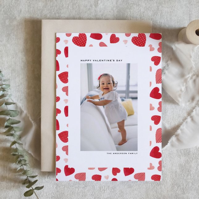 Cartão De Festividades Feliz dia de os namorados de Fotografias do Red Wa (Personalized Happy Valentine's Day card with cute watercolor hearts pattern. )