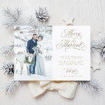 Cartão De Festividades Feliz Dourada e Foto de Natal da Newly Weds<br><div class="desc">Inscrição elegante e romântica em caligrafia suave com uma foto na frente e uma opcional no verso. Para uma personalização mais avançada deste design,  clique no BOTÃO FERRAMENTA DESIGN AZUL acima!</div>