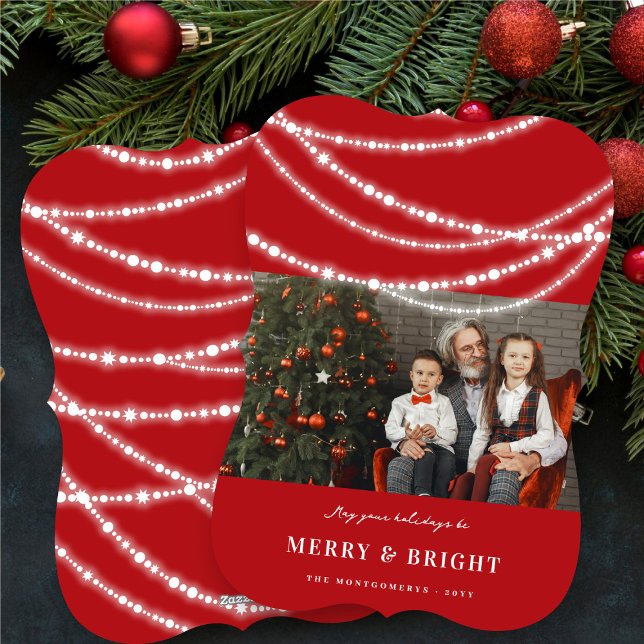 Cartão De Festividades Feliz e Brilho Foto de Natal Vermelho Chic (Merry & Bright Stylish Sparkling Lights Modern Chic Red Christmas Photo Holiday Card @ fat_fa_tin)