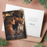 Cartão De Festividades Feliz e casado com recém-Weds Primeira Foto de Nat<br><div class="desc">Inscrição elegante e romântica em caligrafia suave com dentro de fotografia e texto personalizado. Para uma personalização mais avançada deste design,  clique no BOTÃO FERRAMENTA DESIGN AZUL acima!</div>