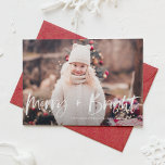 Cartão De Festividades Feliz e Escova Brilhante Foto de Natal<br><div class="desc">Que suas férias sejam felizes e brilhantes! Envie desejos de férias e saudações com este cartão com fotos de feriado. Ele apresenta uma citação 'Feliz Brilho' em letras de pincel. Personalize este cartão de feriado adicionando sua foto favorita, saudação, nomes e outros detalhes — disponíveis como um cartão-postal, plano ou...</div>