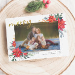 Cartão De Festividades Feliz | Foto de Feriado de Inverno Poinsettia & Pi<br><div class="desc">É a época mais maravilhosa do ano! Esta design apresenta a sua foto personalizada, enquadrada por dois arranjos florais pintados manualmente de poinsettia, pinheiro e bagas de inverno. No canto superior esquerdo, a "feliz" aparece em letras douradas escovas. No canto inferior direito estão seu nome de família e o ano....</div>