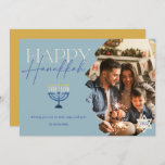 Cartão De Festividades Feliz Hanukkah - foto do menorah com script azul<br><div class="desc">Feliz Hanukkah,  foto do menorah do roteiro azul-ouro moderno</div>