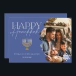 Cartão De Festividades Feliz Hanukkah - foto do menorah com script azul<br><div class="desc">Feliz Hanukkah,  foto do menorah do roteiro azul-ouro moderno</div>