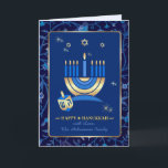 Cartão De Festividades Feliz Hanukkah. Menorah e Dreidel<br><div class="desc">Feliz Hanukkah. Design de Padrão Festivo Floral com Folha de Ouro Menorah,  Estrela de David e Dreidel Hanukkah Cartões Saudáveis com nome personalizado e saudação. Cartões,  convites de festas e presentes disponíveis na Categoria Feriados Judeus / Hanukkah da nossa loja.</div>