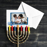 Cartão De Festividades Feliz Hanukkah Menorah e Foto<br><div class="desc">Sua foto com uma menorah e um texto feliz de Hanukkah.</div>